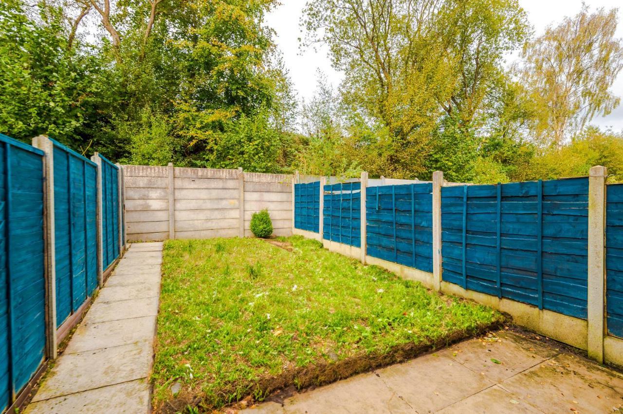 Manchester Comfortable 3 Bedroom House, Free Parking, Wifi & Disneyplus 沃斯利 外观 照片
